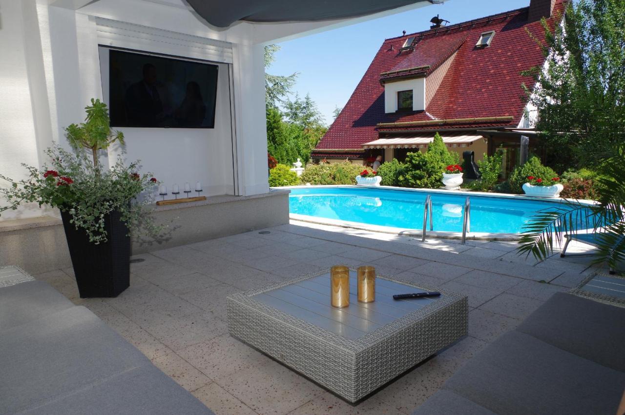 Gaestehaus Gaens - Ferienzimmer Schirgiswalde-Kirschau Exteriör bild